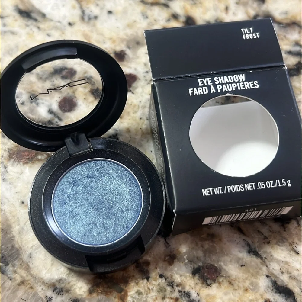 🌙♣️Mac Tilt Frost Eyeshadow